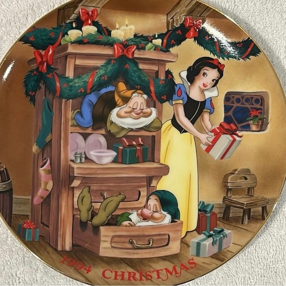 Disney Christmas Decorative Plate
